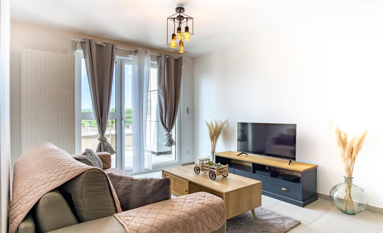 85 Geneve Confortable T2 Avec Parking Prive Annecy Buitenkant foto